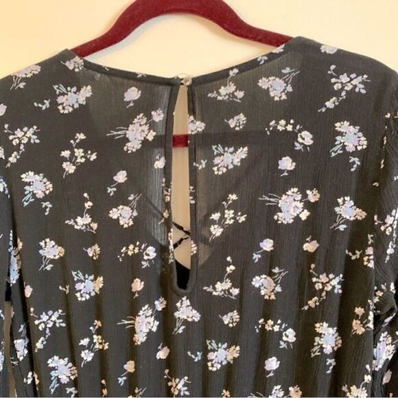 Hollister Romper Shorts Criss Cross Front Bell Sleeves Button Back Sz Large - Picture 4 of 6